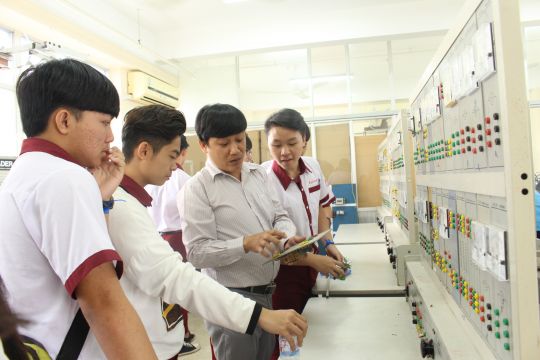 Hướng đi khác vào lớp 10: Học cao đẳng, trung cấp để sớm có nghề nghiệp