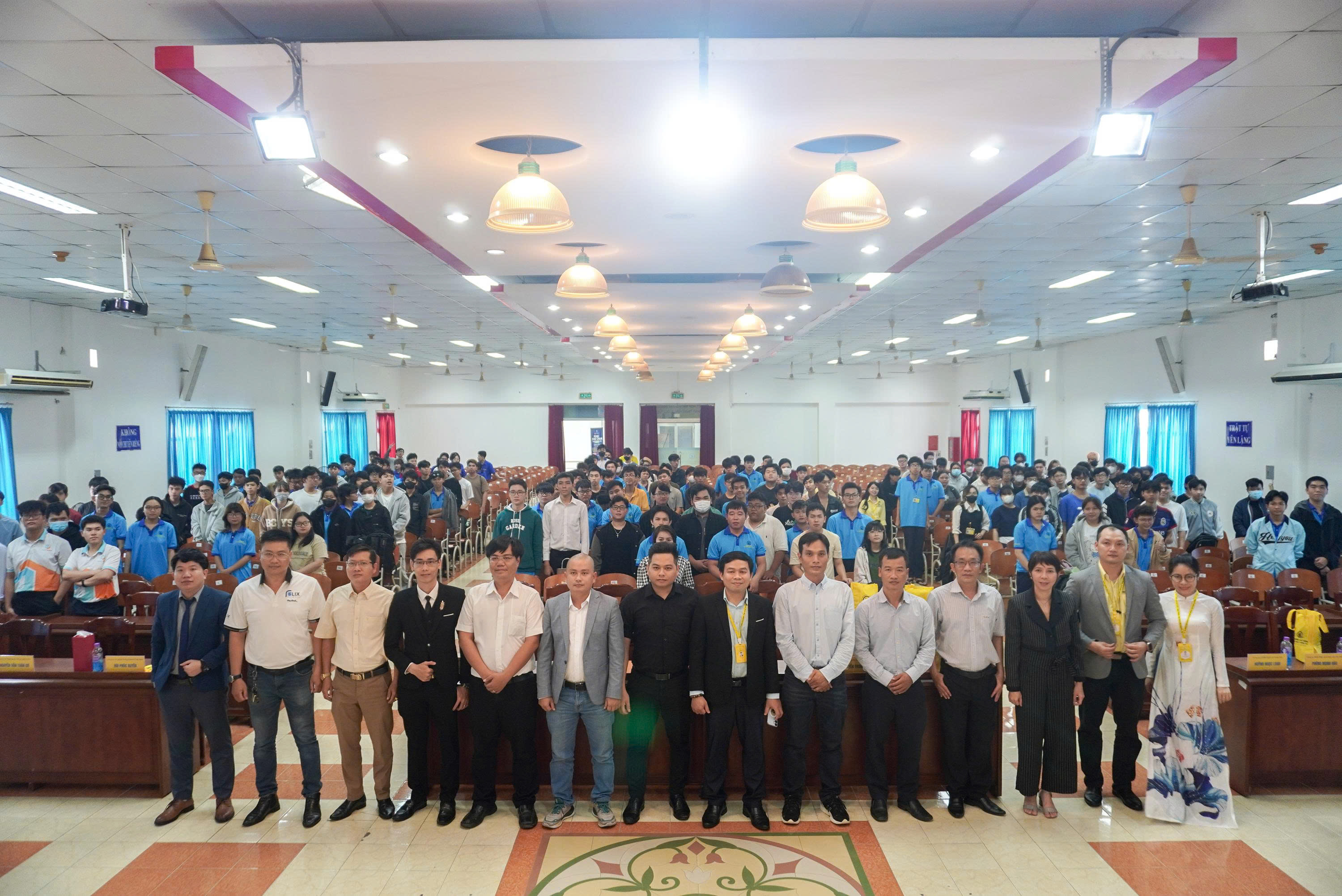 Lễ ký kết hợp tác với doanh nghiệp & Talkshow “Hành trang vững bước – Tương lai rộng mở” đã diễn ra thành công tại ITC