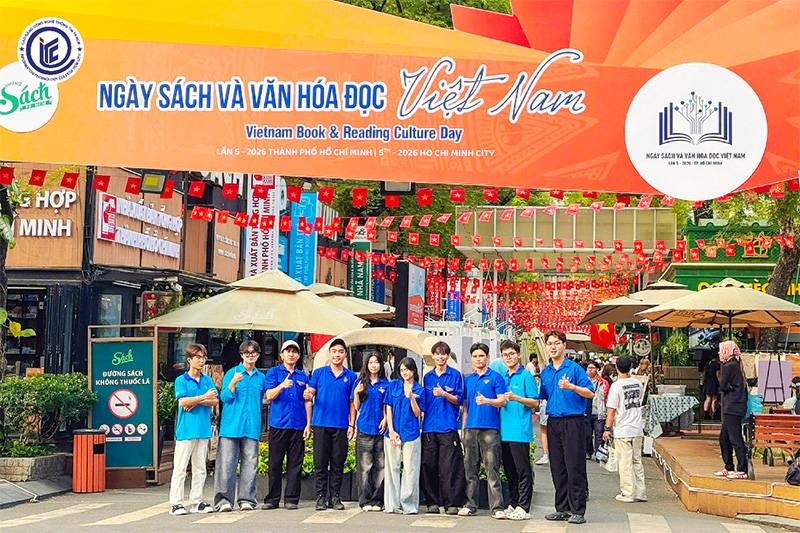 Một ngày ở đường sách – Sinh viên ITC và hành trình nuôi dưỡng tri thức