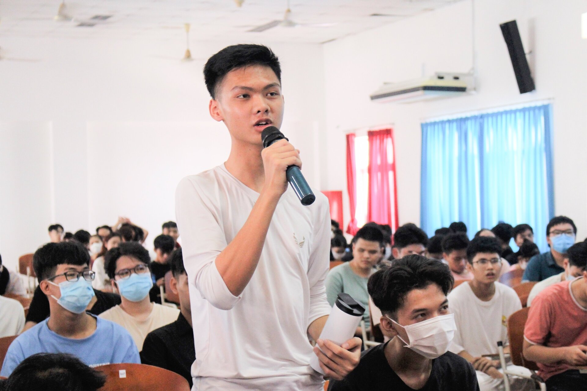 Sinh viên ITC hào hứng nhận quà cùng buổi Workshop "Giải Pháp Công Nghệ 4.0"