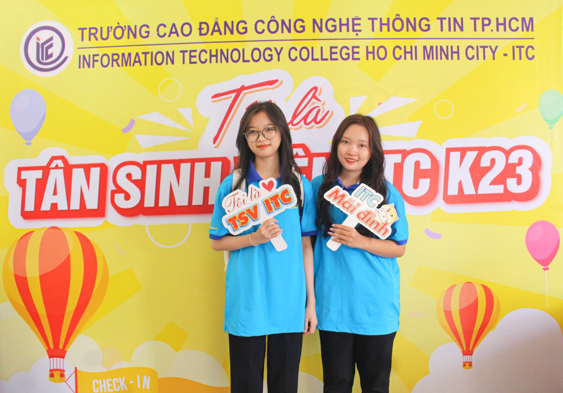 Ngắm ngay những tấm hình check-in xinh xắn của các bạn tân sinh viên K23 ITC