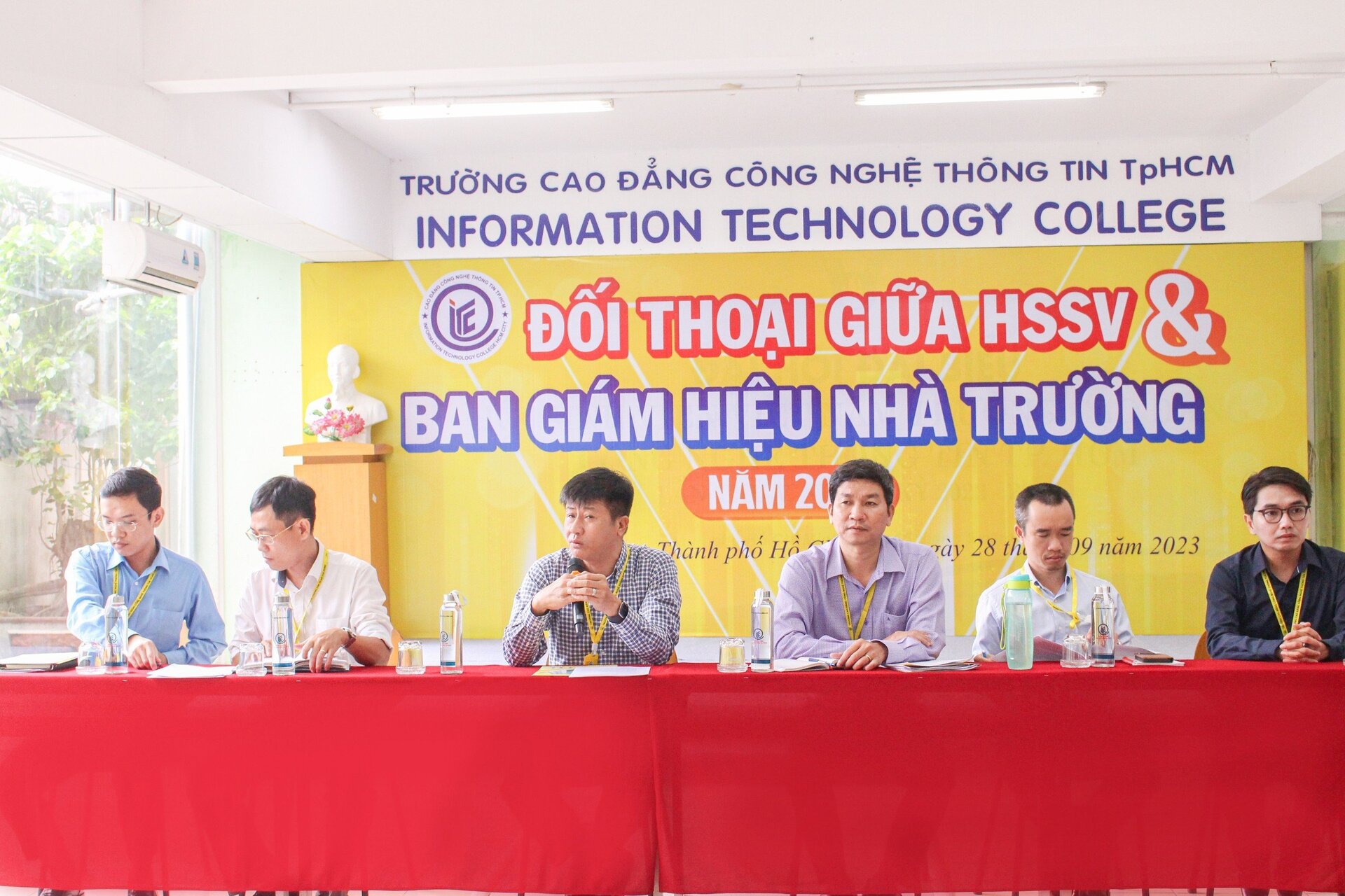 Trường ITC tổ chức đối thoại giữa HSSV và Ban giám hiệu Nhà trường năm 2023