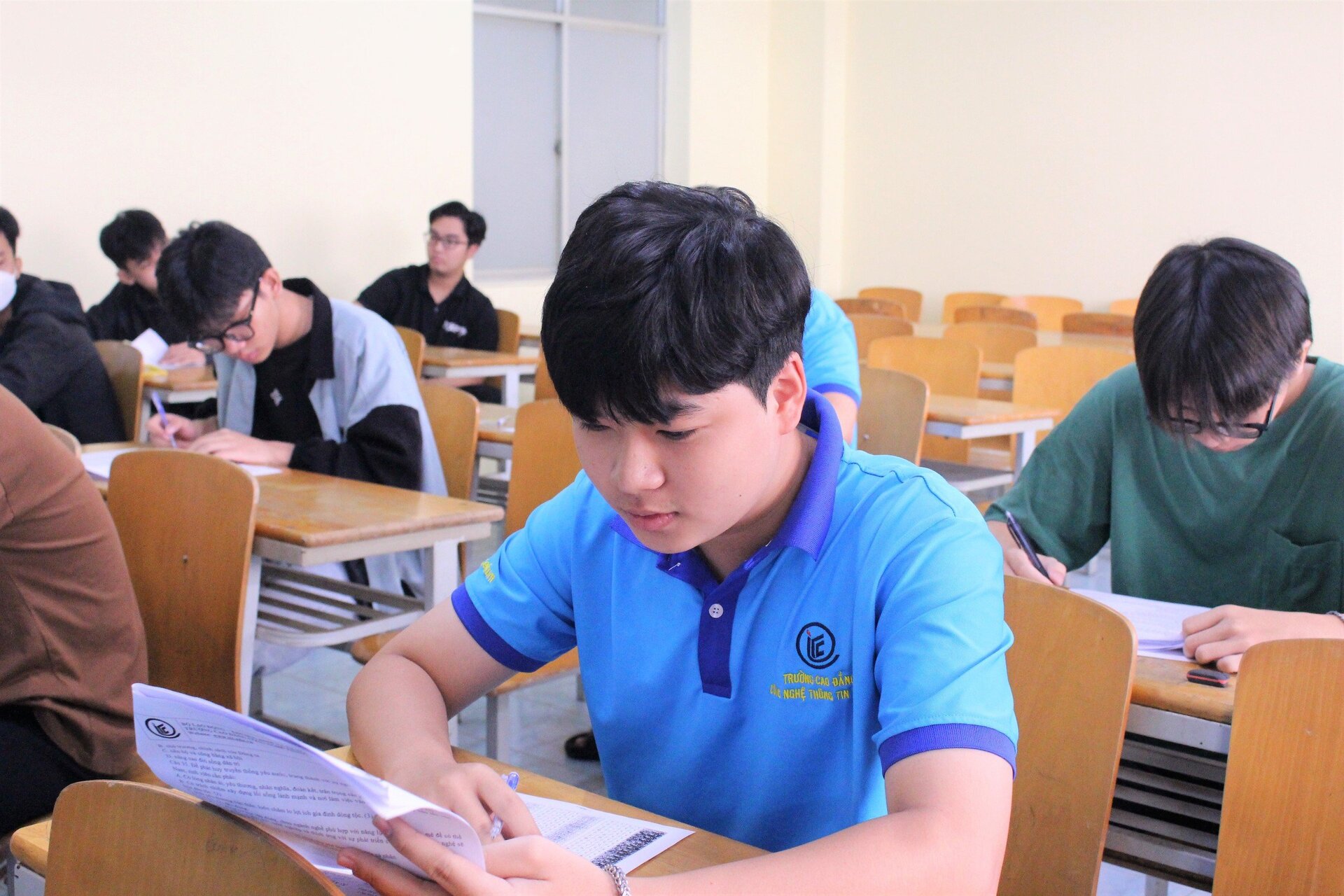 Không khí nghiêm túc trong kỳ thi học kỳ 1 của sinh viên ITC